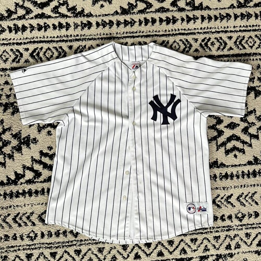 VINTAGE 90s NEW YORK YANKEES MLB JERSEY⭐️